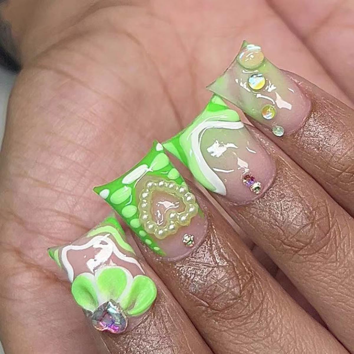 24Pcs Green French Press on Nails Short Duck Fake Nails Nude Nails Press ons Crocodile Pattern Heart Flower Pearls Designs Glossy False Nails Full