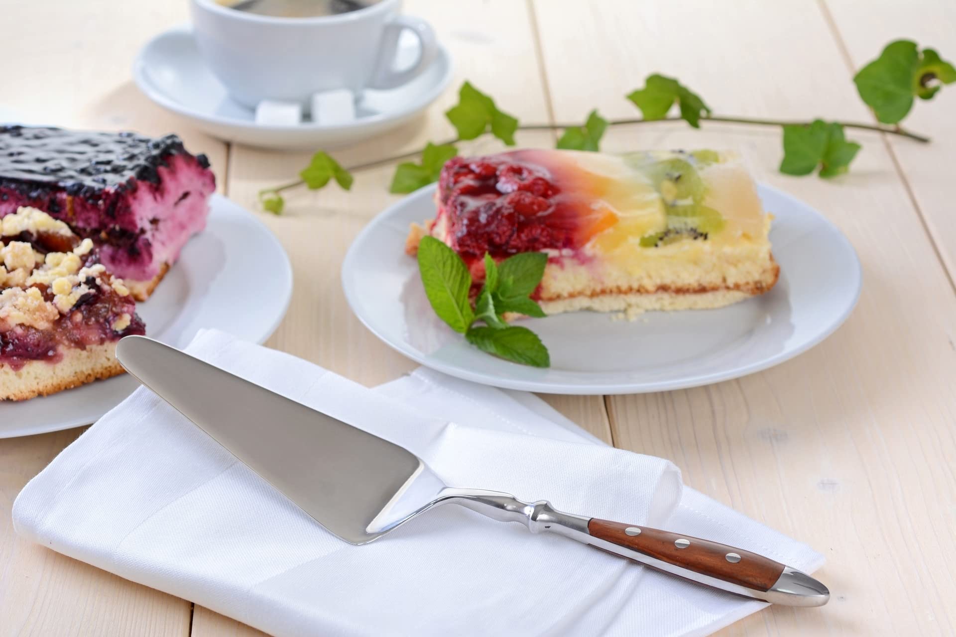 GRÄWE Zestaw sztućców Norymberg, 66-częściowy, 12 osób, stal nierdzewna, brązowy uchwyt, rustykalny, ciężka jakość, nadaje się do mycia w zmywarce, ręcznie polerowany