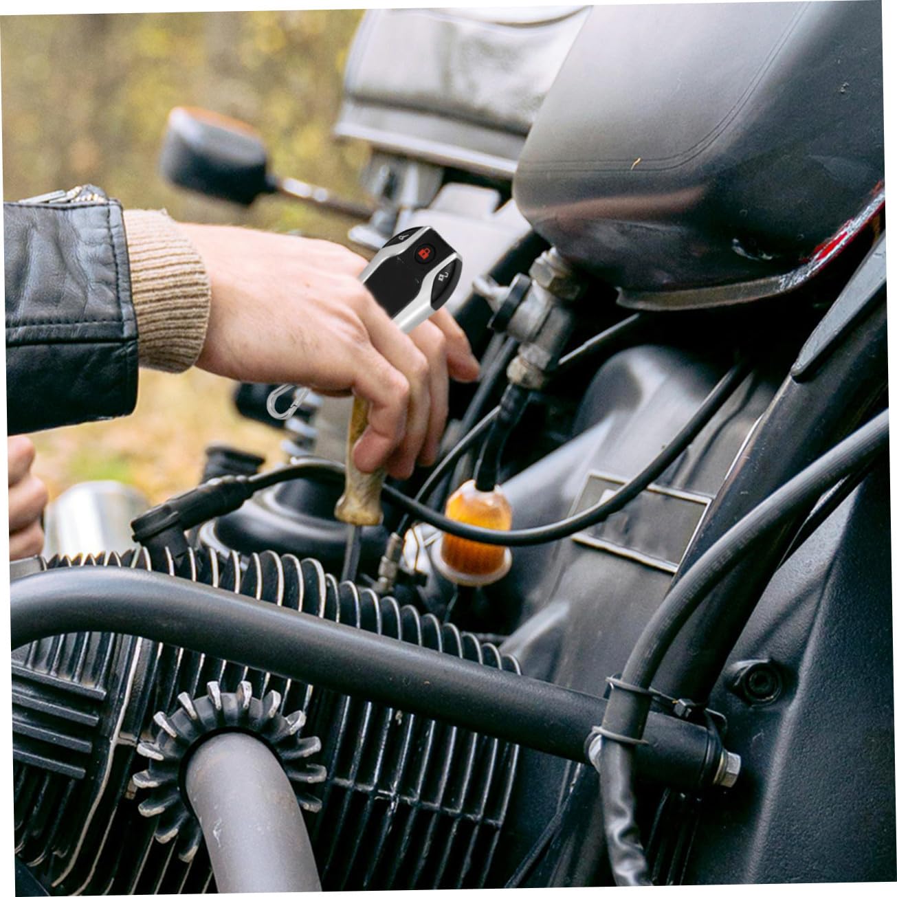 UKCOCO Kit Antifurto Moto con Avvio Remoto e Funzione Blocco e Sblocco Automatico Allarme Bidirezionale per Motociclette Resistente alle Intemperie