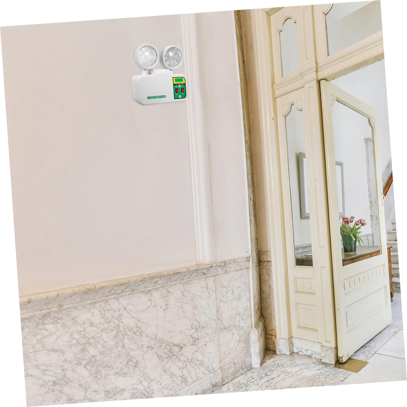 Amosfun Lampada di Emergenza Doppia Testa LED Ricaricabile da Parete | Plastica Bianca, Struttura Ritardante Fiamma, per Corridoi e Vie di Evacuazione