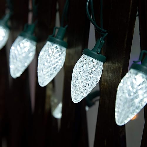 Miniatura 8 de Brightown Guirnalda de luces LED C9, 33 pies, 50 luces LED impermeables de fresa, cadena de luces de alambre verde extensible para decoración de