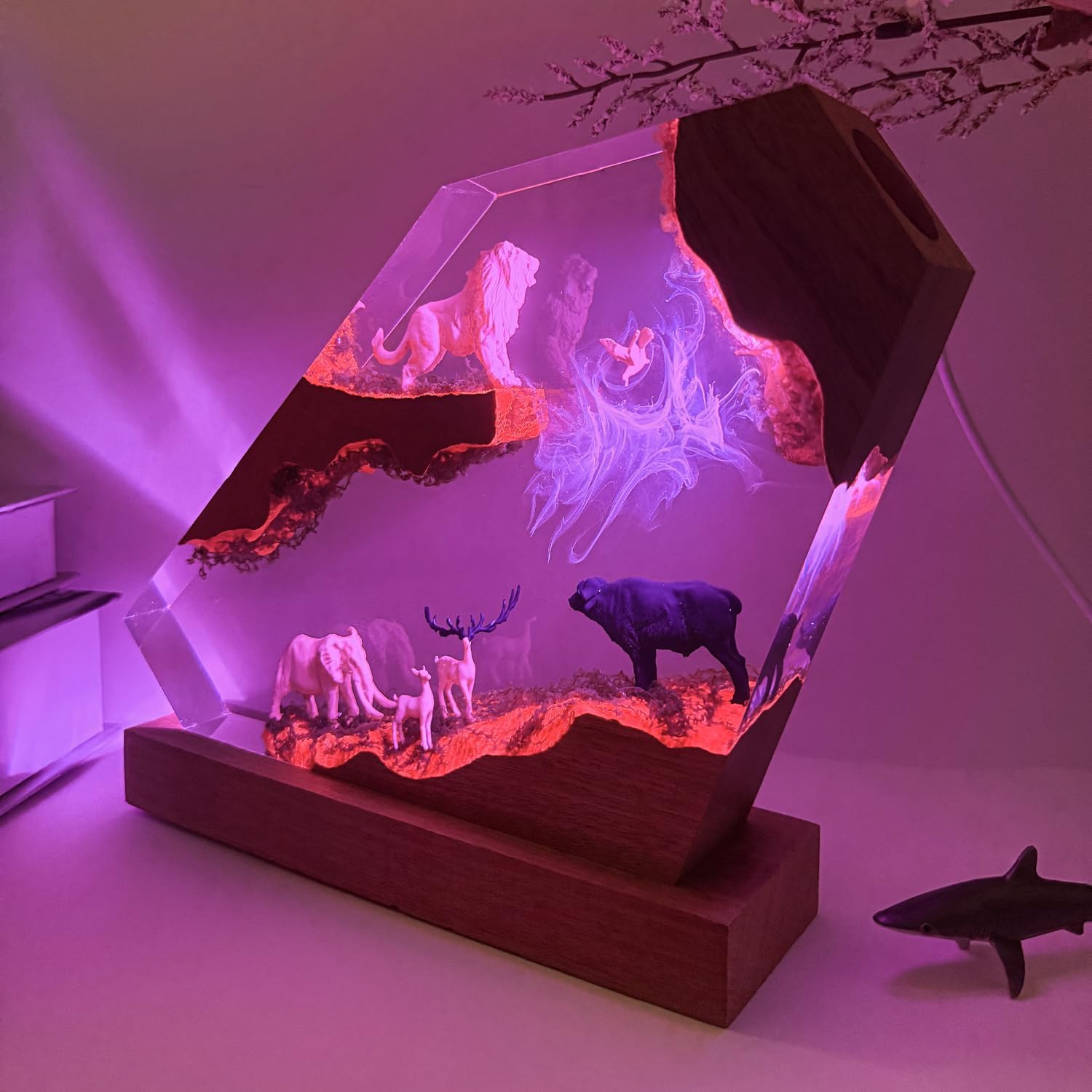 Handmade 3D Lion Resin Lamp,The King of The Forest Figurine Lamp, Animals Resin Night Light with RGB LED Light, Home Office Decor, Unique Anime Gifts for Him Her Kids on Birthday Holiday (6" x 4")