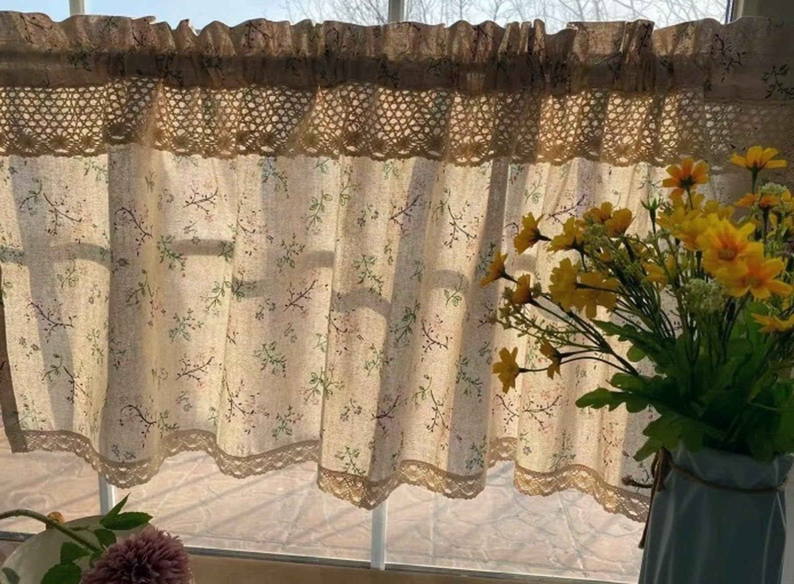 A.Monamour Cortina Cocina Ventana Puerta Corta Pequeña Granja Rural Floral Algodón Lino Ganchillo Encaje Opaco Bolsillo para Varilla Panel Cenefa Rustica Bistro para Dormitorio Café Baño Habitación