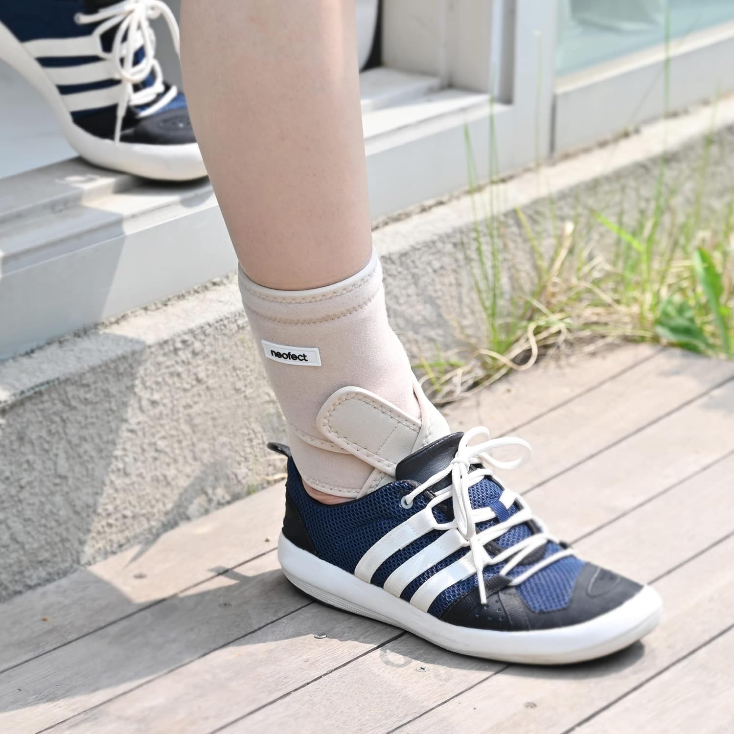 NEOFECT Drop Foot Brace - AFO Foot Drop Brace, Drop Foot Brace for Walking, Ankle Foot Orthosis, Adjustable Ankle Brace, Stroke, TBI, ALS, MS, Bone Fracture, AFO, ASO (Beige) : Industrial & Scientific