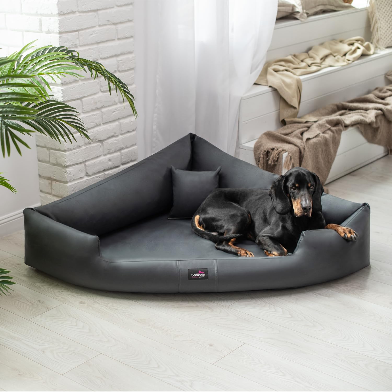 tierlando® Orthopädisches Hundebett Trivia Easy Clean aus Pflegeleichtem Kunstleder, Dreieckbett mit Visco-Matratze, Größe: 100x100cm | Farbe: 02 Graphit