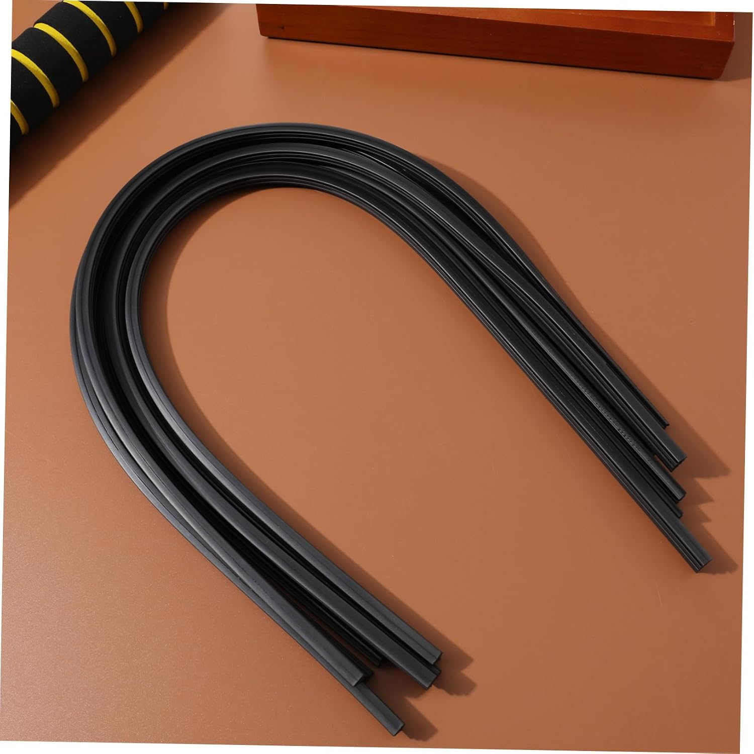 STOBAZA 10-Piece Frameless Windshield Wiper Strips Sturdy Rubber Wiper Blade Refill for All-Season Vehicle Use Universal Fit for Cars and Trucks