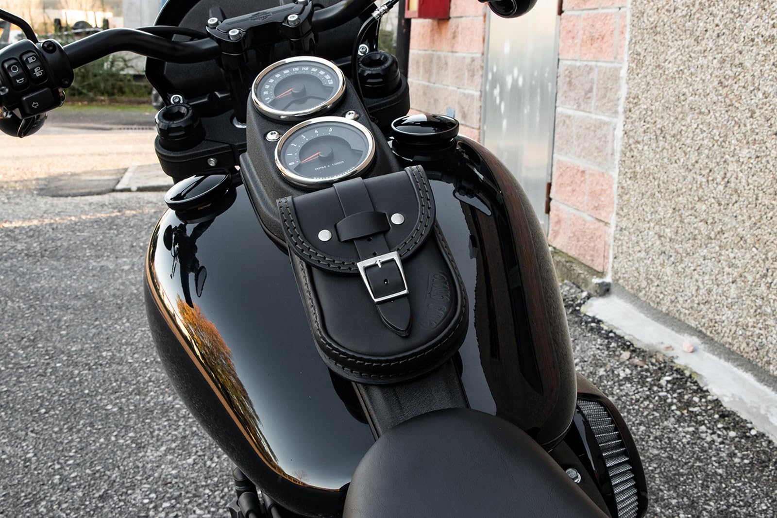 ends cuoio Borsa da serbatoio con aperture rapide in vera pelle compatibile con Harley Davidson Softail Low rider 2018-2020, Low Rider S 2020-2021 | 2022-2024, 100% Made in Italy (Cuciture nere)