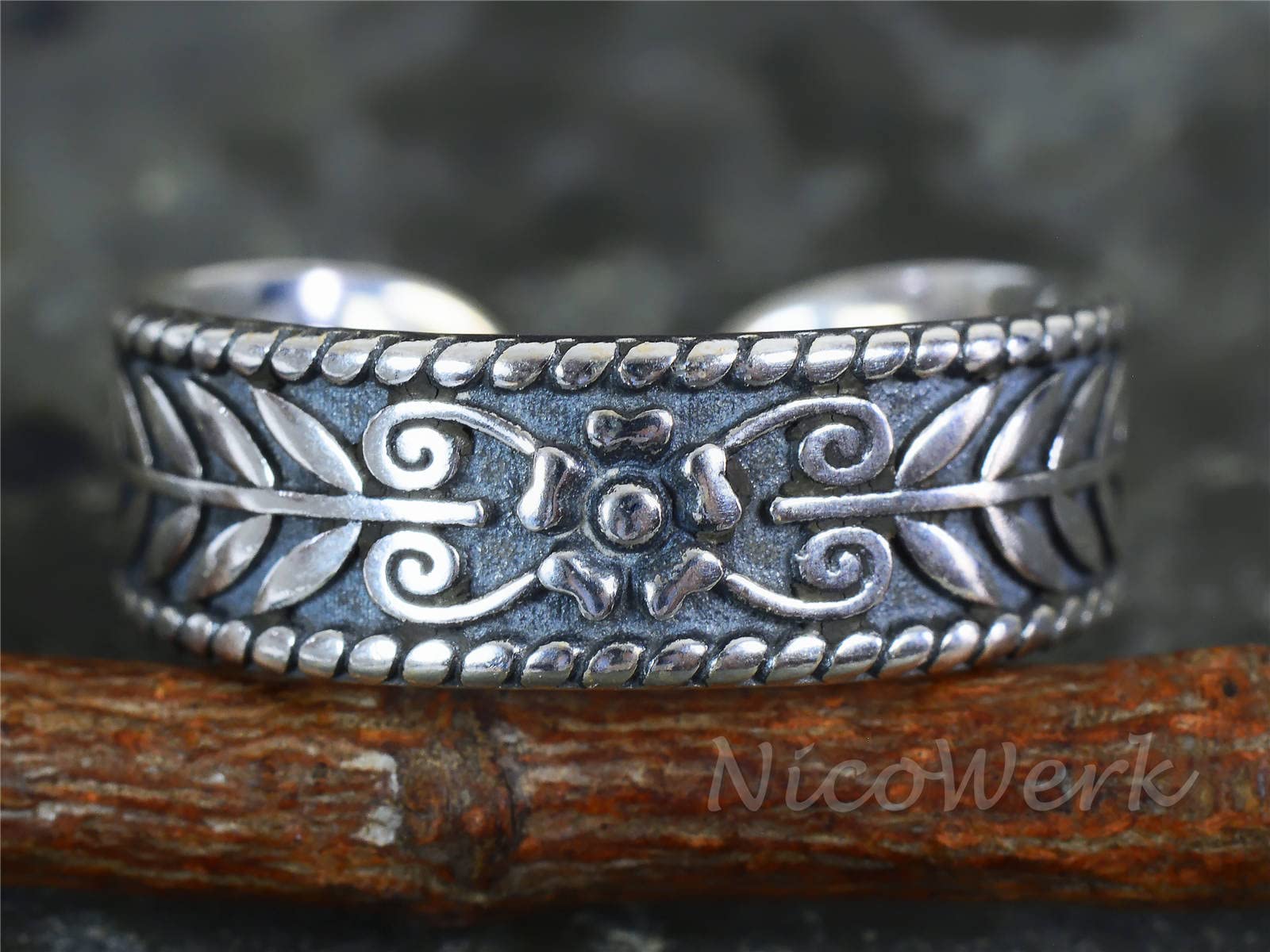 NicoWerk Anillo de plata de mujer vintage hecho en plata de ley 925 anillo de banda ennegrecida rama de olivo con patrón abierto ajustable SRI803