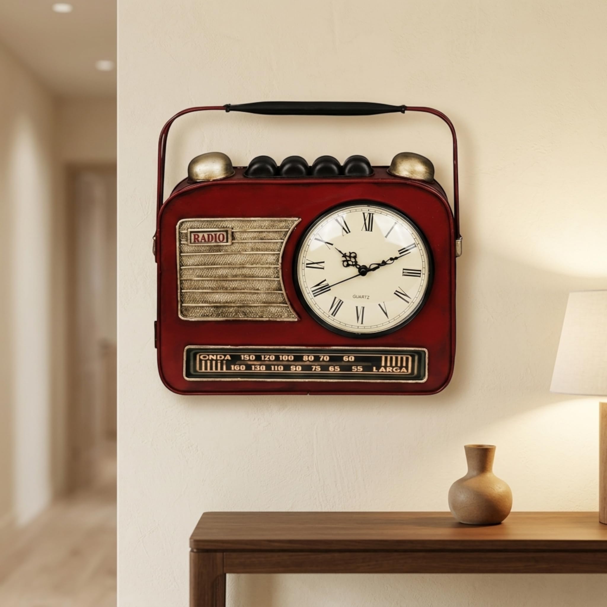 MIJOMA Schlüsselkasten Retro-Radio mit Uhr 28x29x7 cm – Metall für Wandmontage – dekorative Aufbewahrung im Vintage Stil für Flur Eingangsbereich