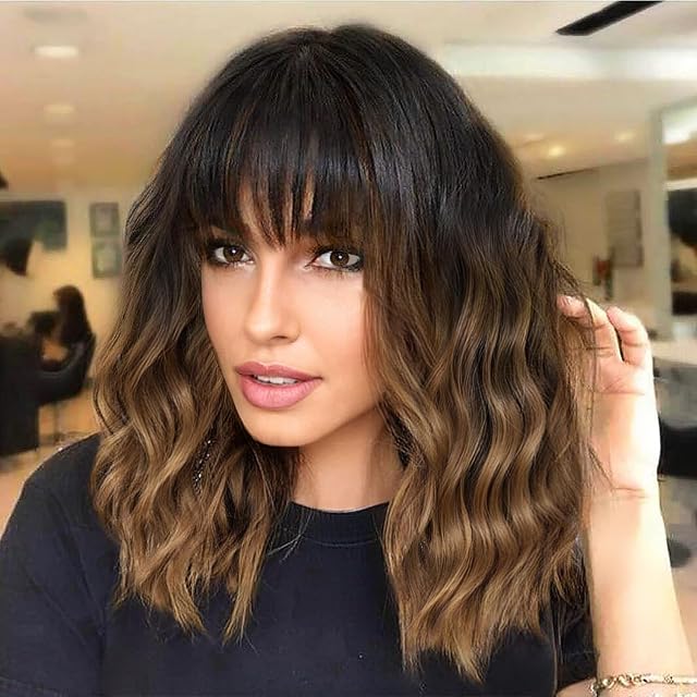 Nnzes Short Wavy Wig with Bangs for Women Shoulder Length Bob Curly Women's Charming Synthetic Wigs with Natural Wavy Black To Brown Heat Resistant Hair for Daily Party Use
