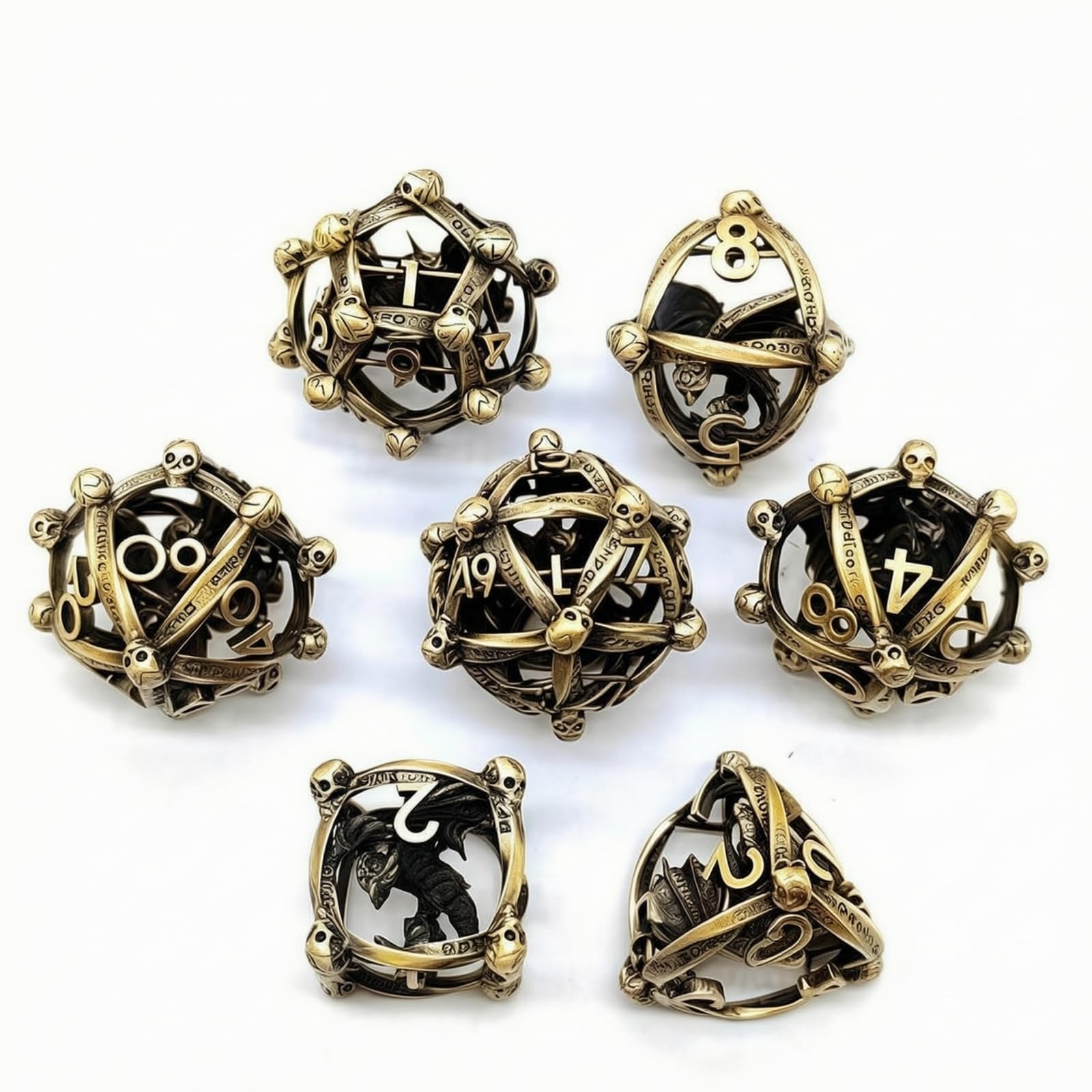 Metallene Polyedrische Würfel Garnitur mit 7 Stücken für Dungeon Rollenspiel Brettspiel Drachen Erhabene Details Offene Struktur Passend für Fantasie Spiele, Antikbronze