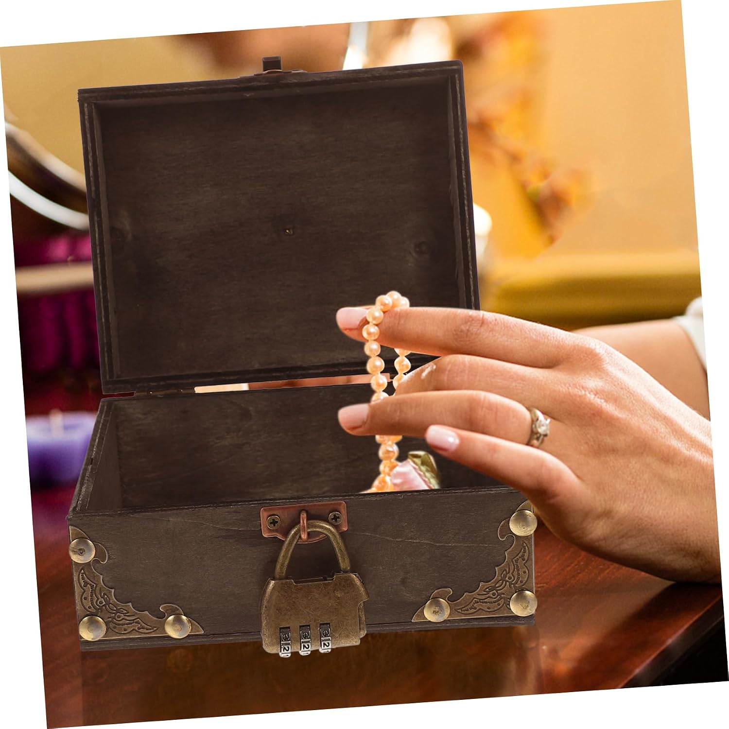 Antique Treasure Chest Retro Jewelry Storage Box with Lock for Keepsakes Home Decor Vintage Decorative Box for Rings Earrings Necklaces