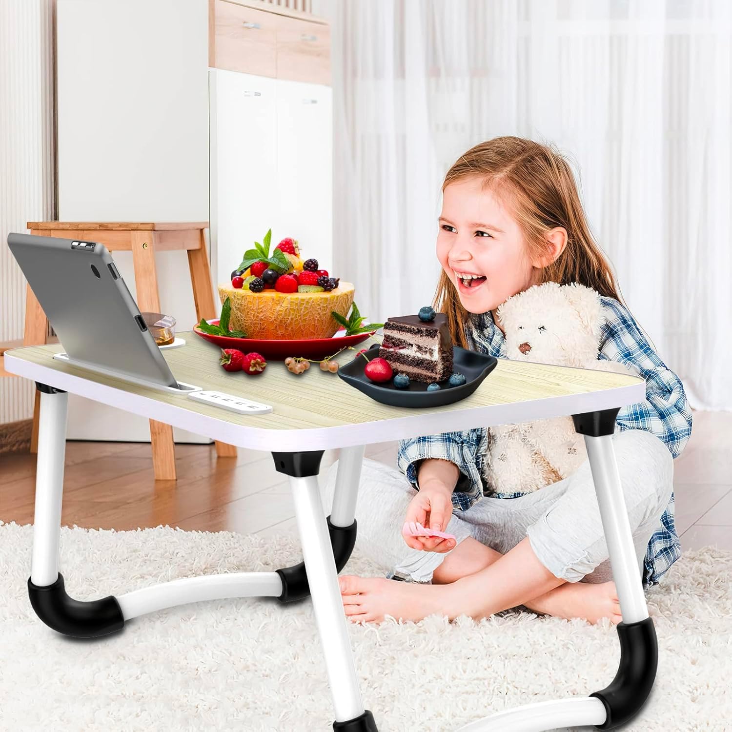 Avilia Tavolino da Letto Pieghevole 60×40 cm – Vassoio da Letto con Leggio Tablet e Porta Bicchiere, Scrivania Portatile Laptop per Smart Working, Colazione a Letto e Divano, Salvaspazio