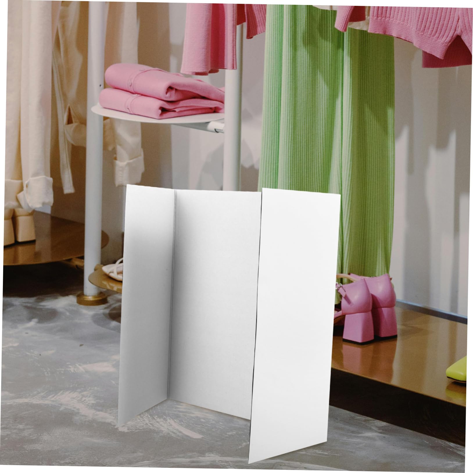 Faltbare Weiße Trifold Poster Board Präsentationstafel mit Doppelseitigem Klebeband Teiliges Vielseitig für Messen Ausstellungen und Professionelle Präsentationen