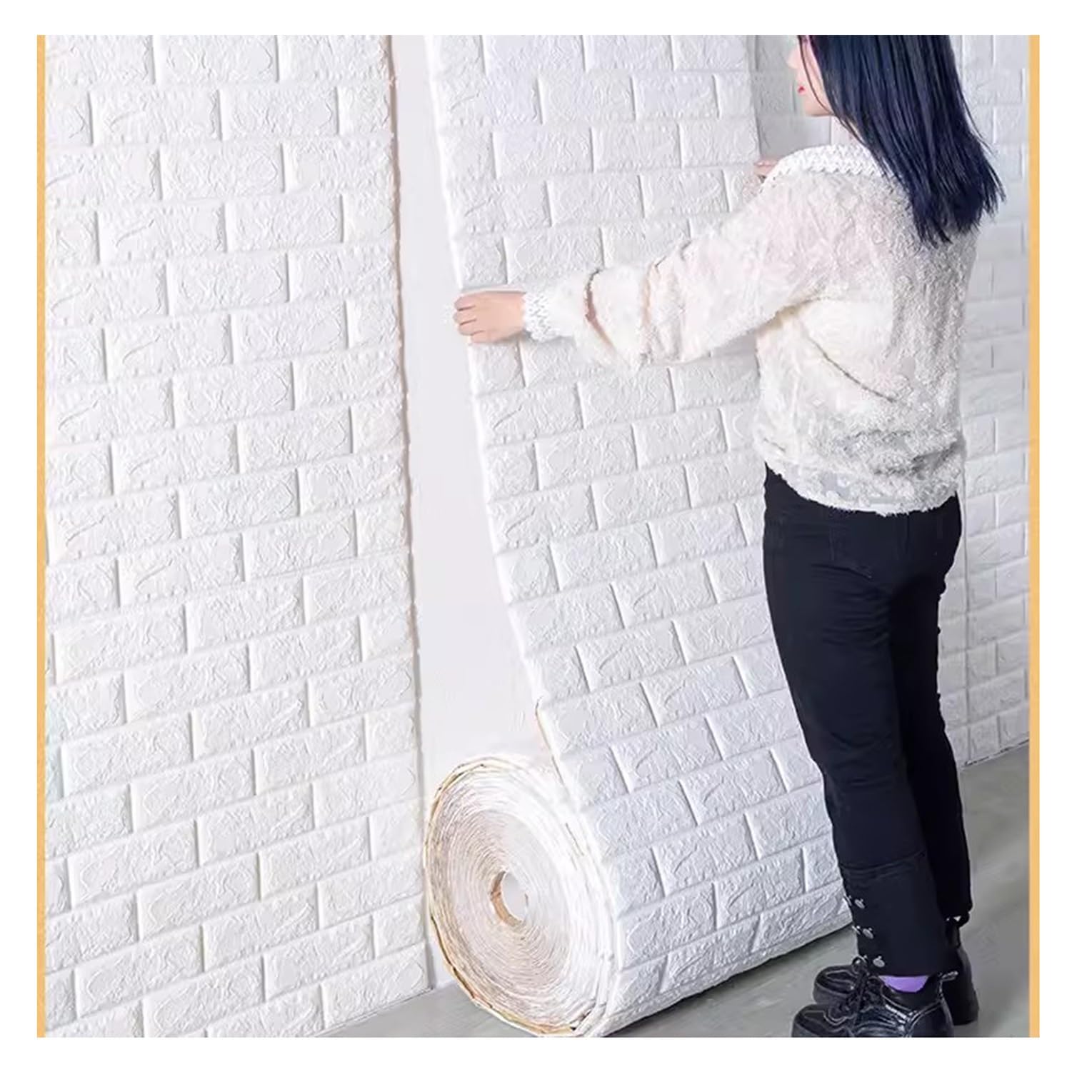 Papier peint texturé amovible pour masquer un mur abîmé sans colle