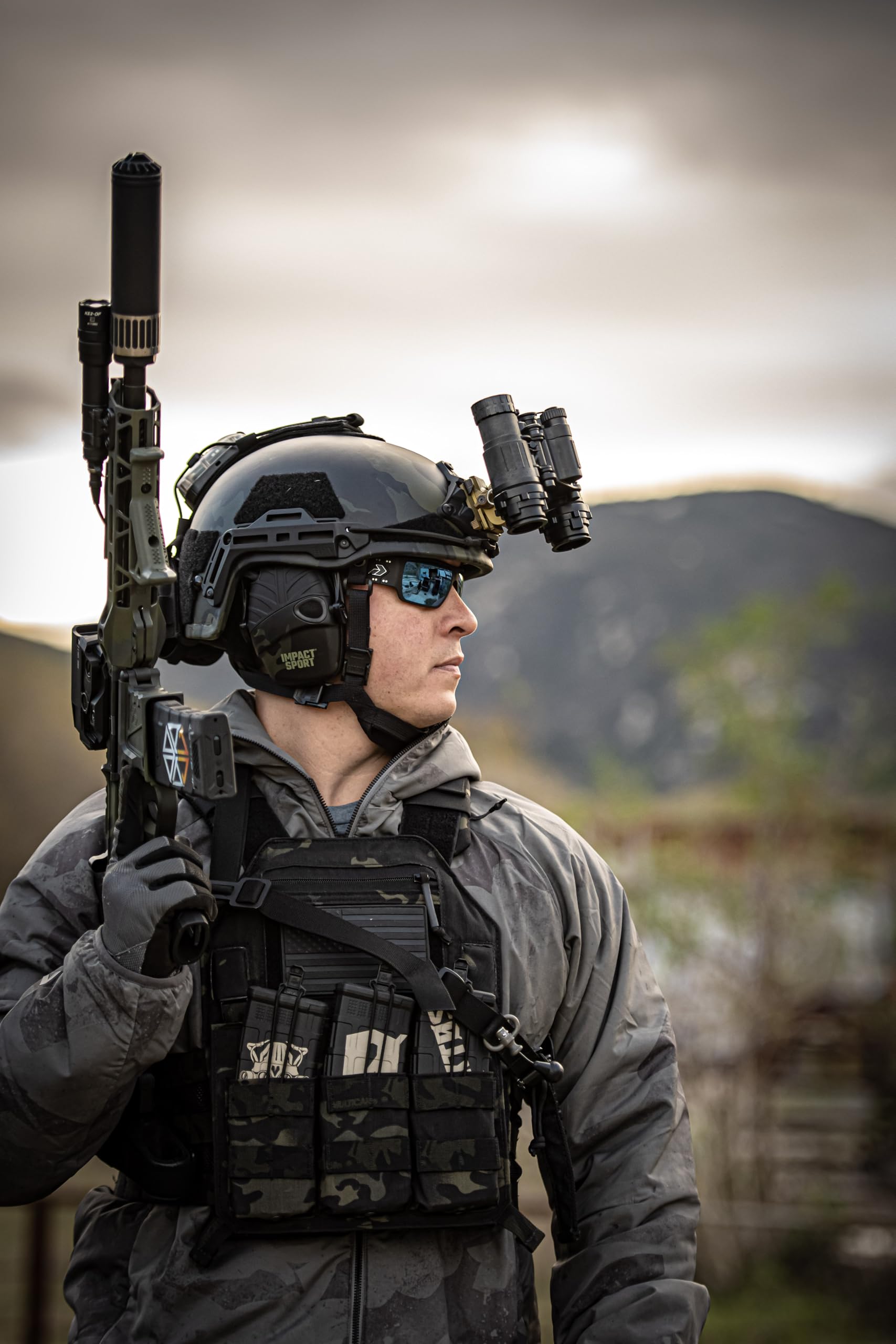 Gatorz Gafas MILSPEC Ballistic ANSI Z87.1 Spectre Gunmetal Cerakote, montura ahumada