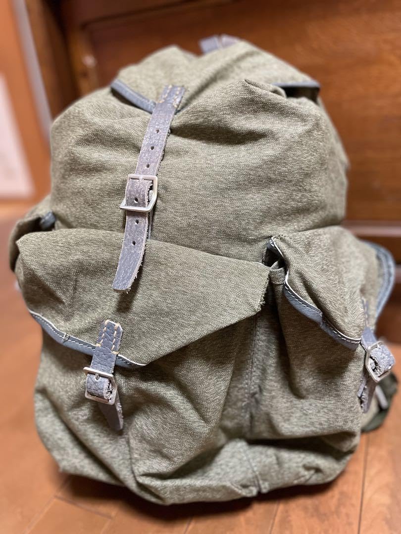 ち*ん様 ごましおリュック バックパック スイス軍 スイス軍が生み出した名作バックパックを知ってますか？【ごま塩