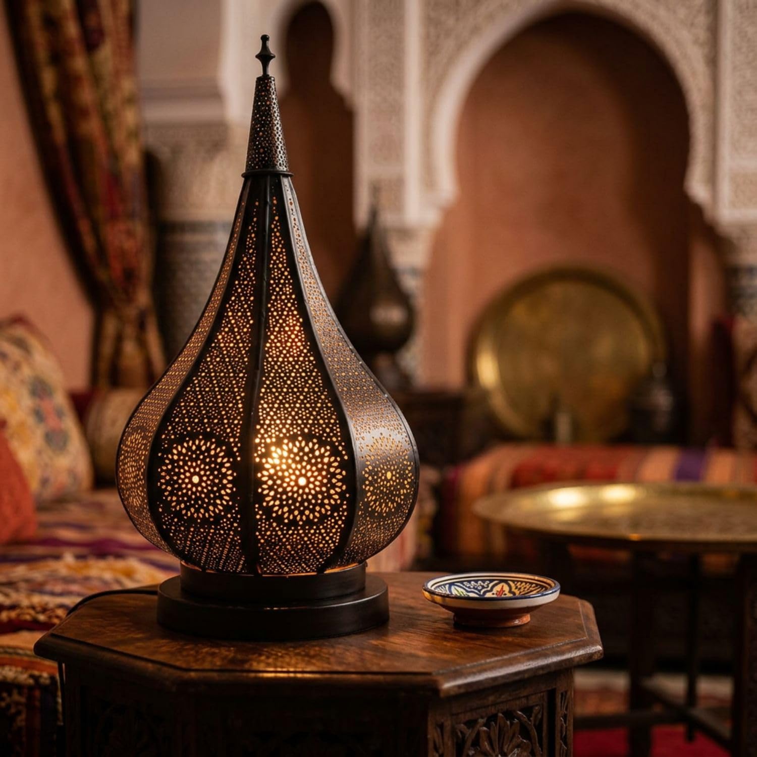 Orientalische Tischlampe Kais handgemacht aus Metall in Schwarz 38 cm