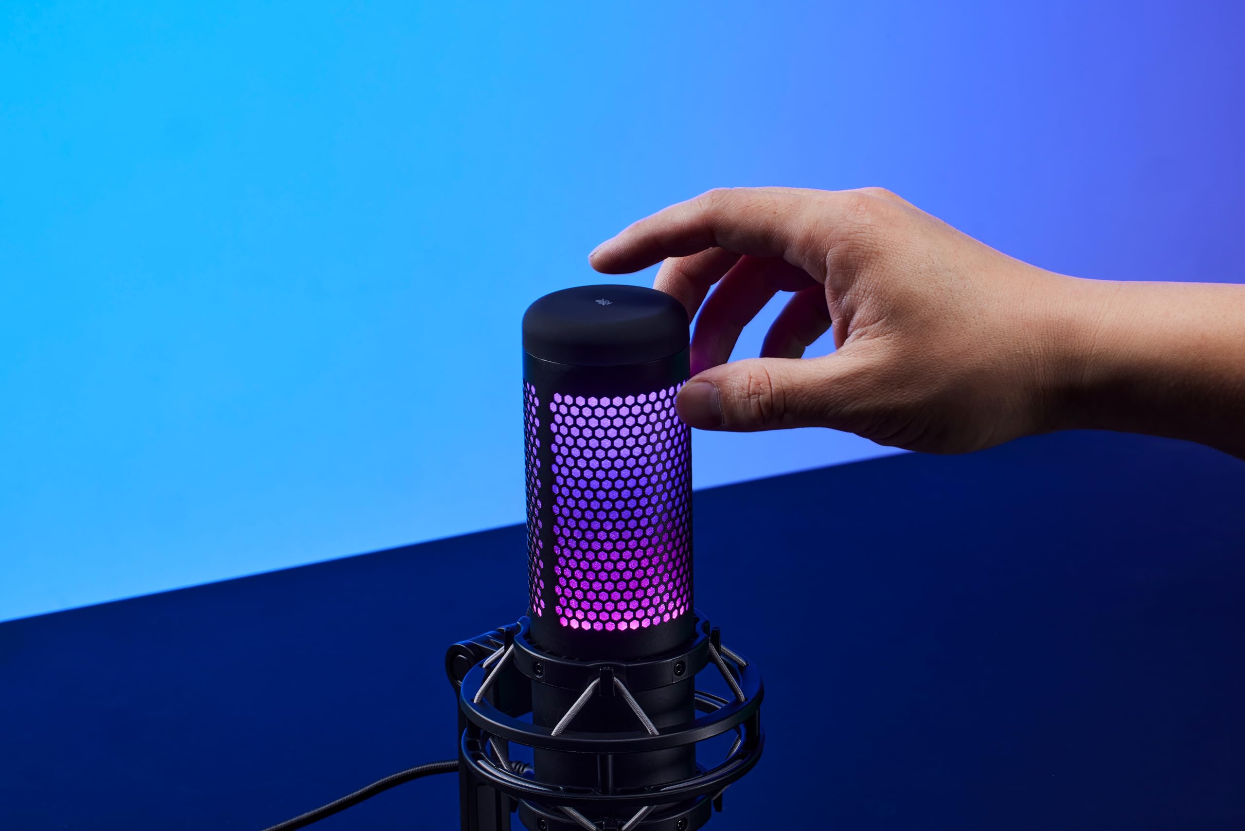 HyperX QuadCast S – Micro USB à condensateur RGB pour PC, PS4 et Mac, support anti-vibrations, Filtre anti-pop, Jeux, Streaming, Podcasts, Twitch, YouTube, Discord