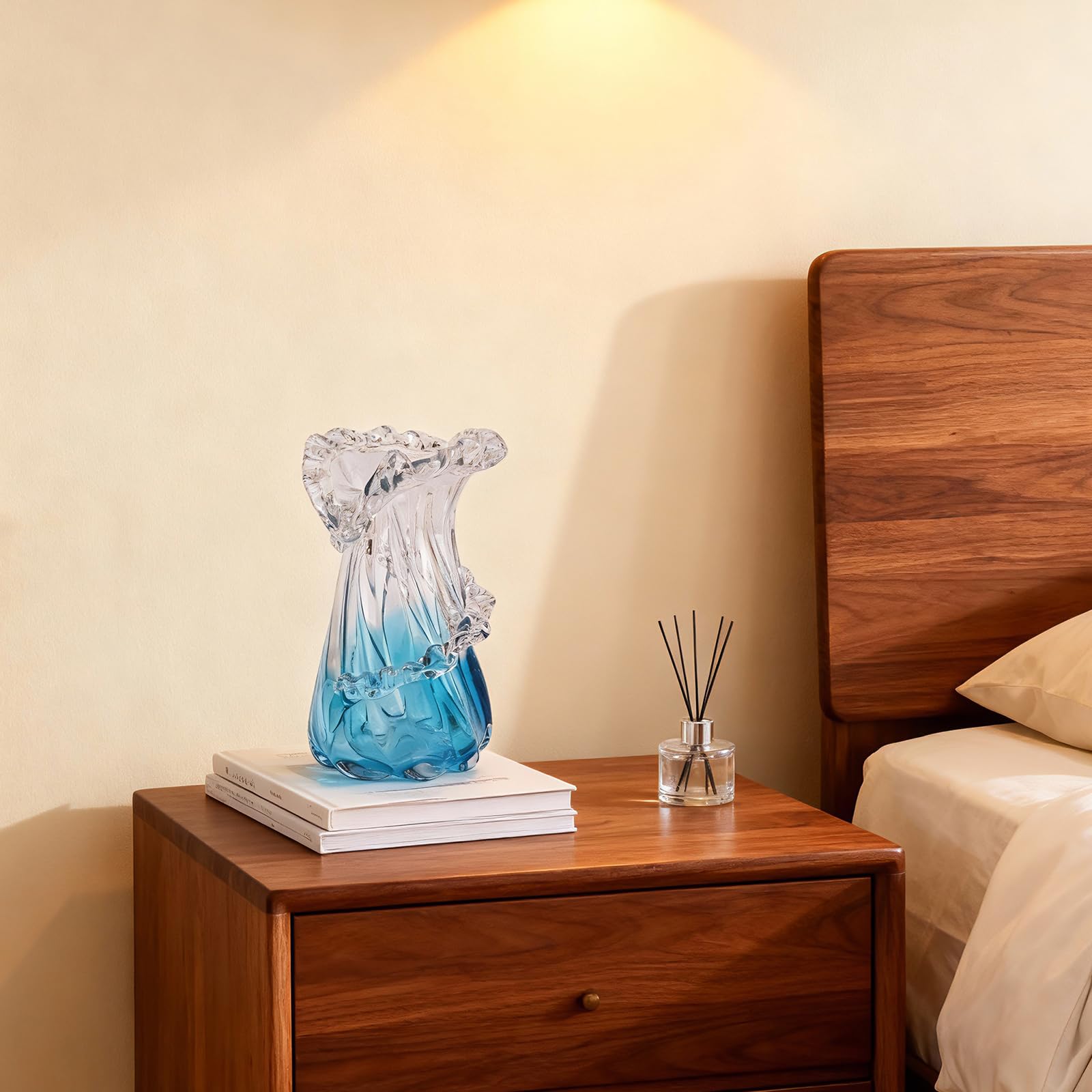 Vase en verre soufflé bleu, unique pièce artistique en verre ondulée océan pour décoration de maison côtière, table basse, table de console de salon, manteau de cheminée (Petit)