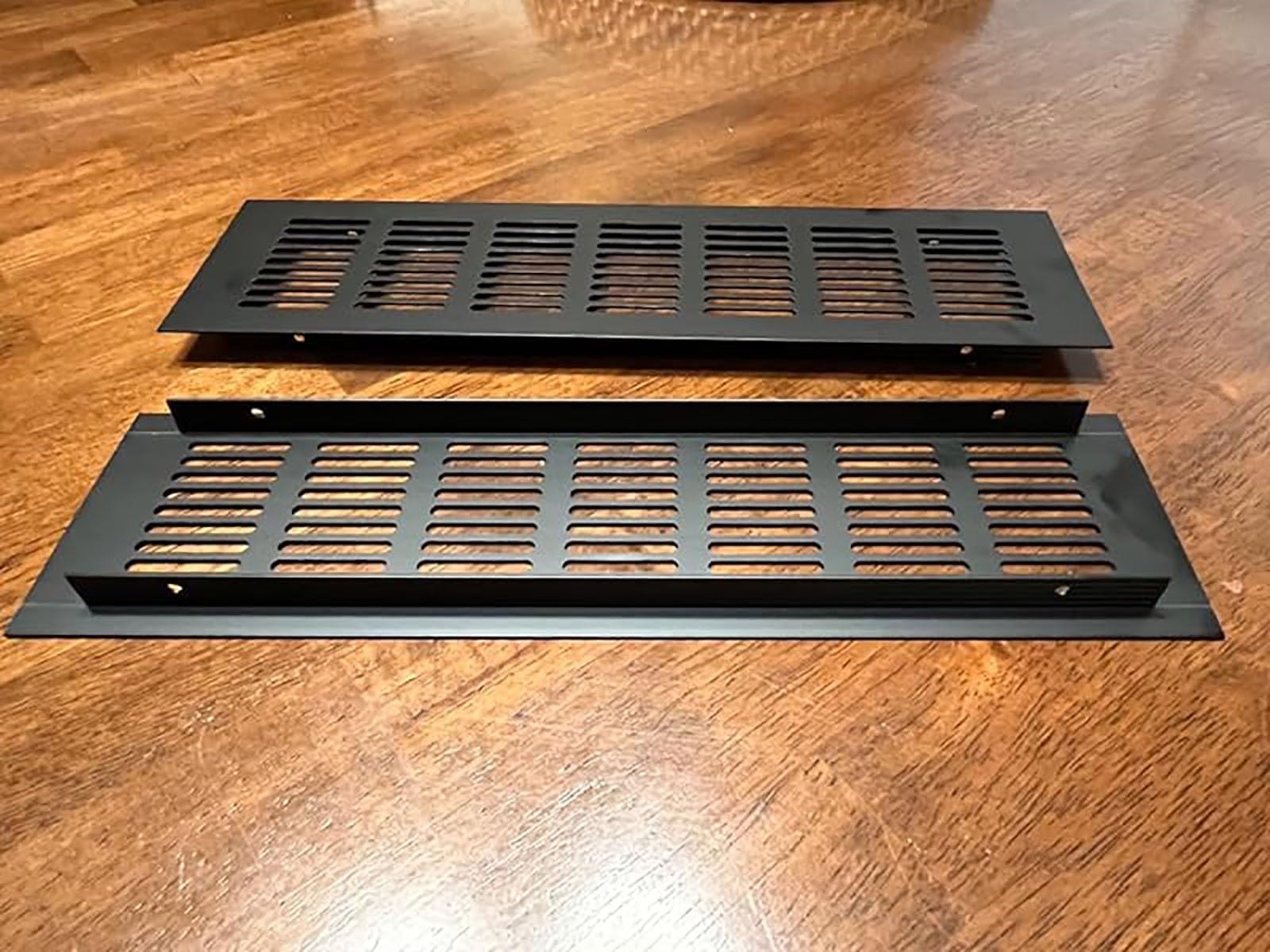 Paquete de 2 cubiertas de ventilación de aluminio con tornillos, rejilla rectangular para entrada y extracción de aire en armario, fregadero, pared, techo y suelo (182 x 220 mm) - Duradero y fácil