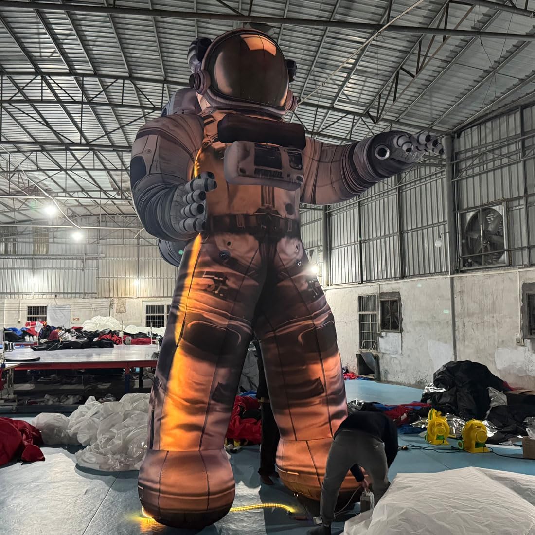 Giant Inflatable Astronaut with Led Lights Air Blow Spaceman Cosmonaut Outdoor Inflatable for Concert Club Event Outer Space Themed Decoration (16.5FT Height)