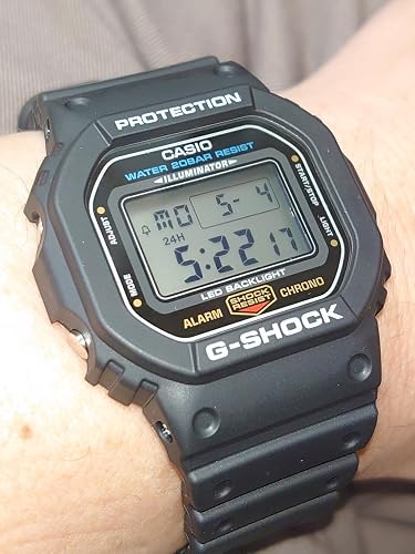 Amazon.co.jp: [カシオ] 腕時計 ジーショック DW-5600UE-1 ブラック