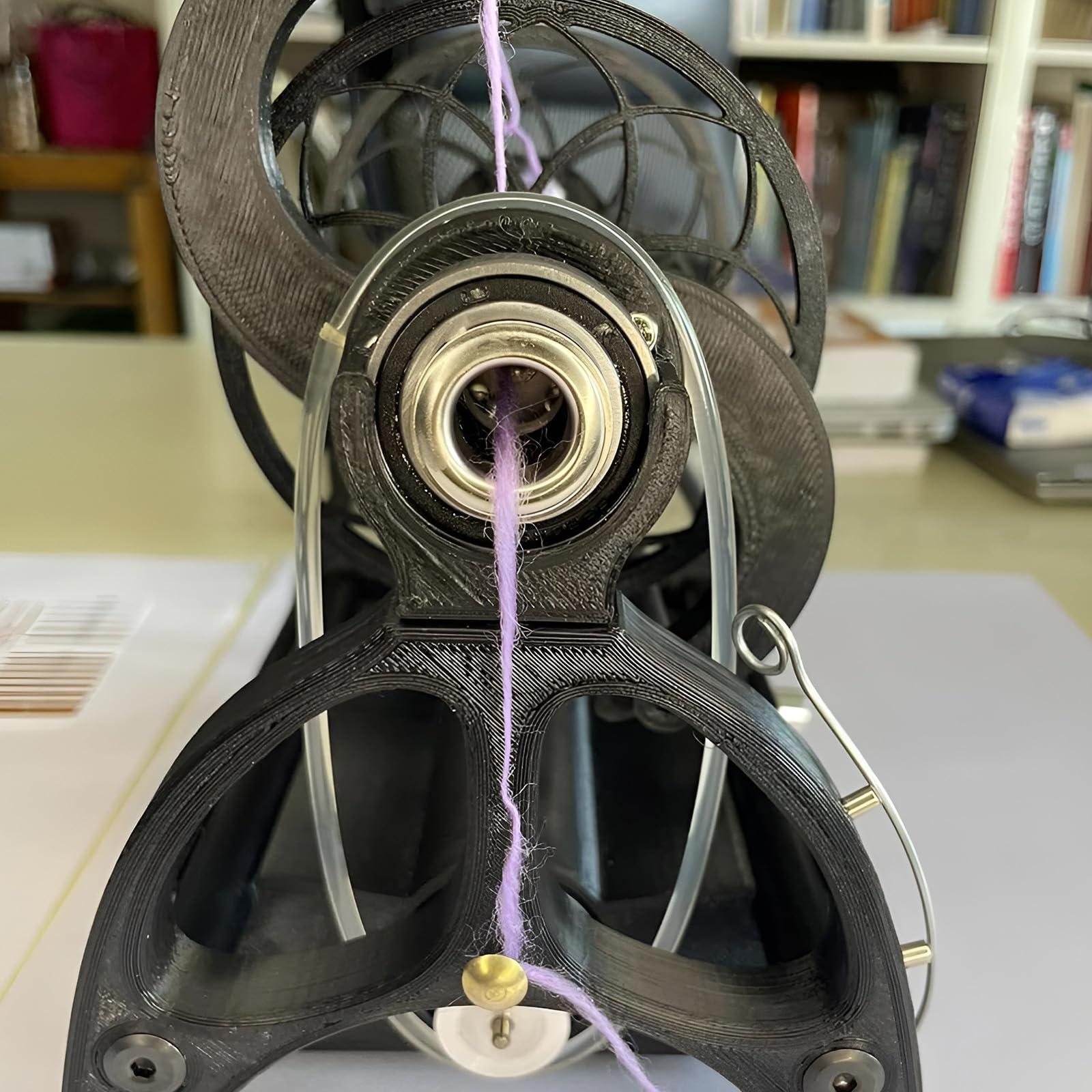 Spinner eléctrico de hilo con 3 carretes, máquina automática de bobinadora de hilo, velocidad de 800 rpm, adelante/atrás, capacidad de 4 onzas, desmontaje modular para tejer