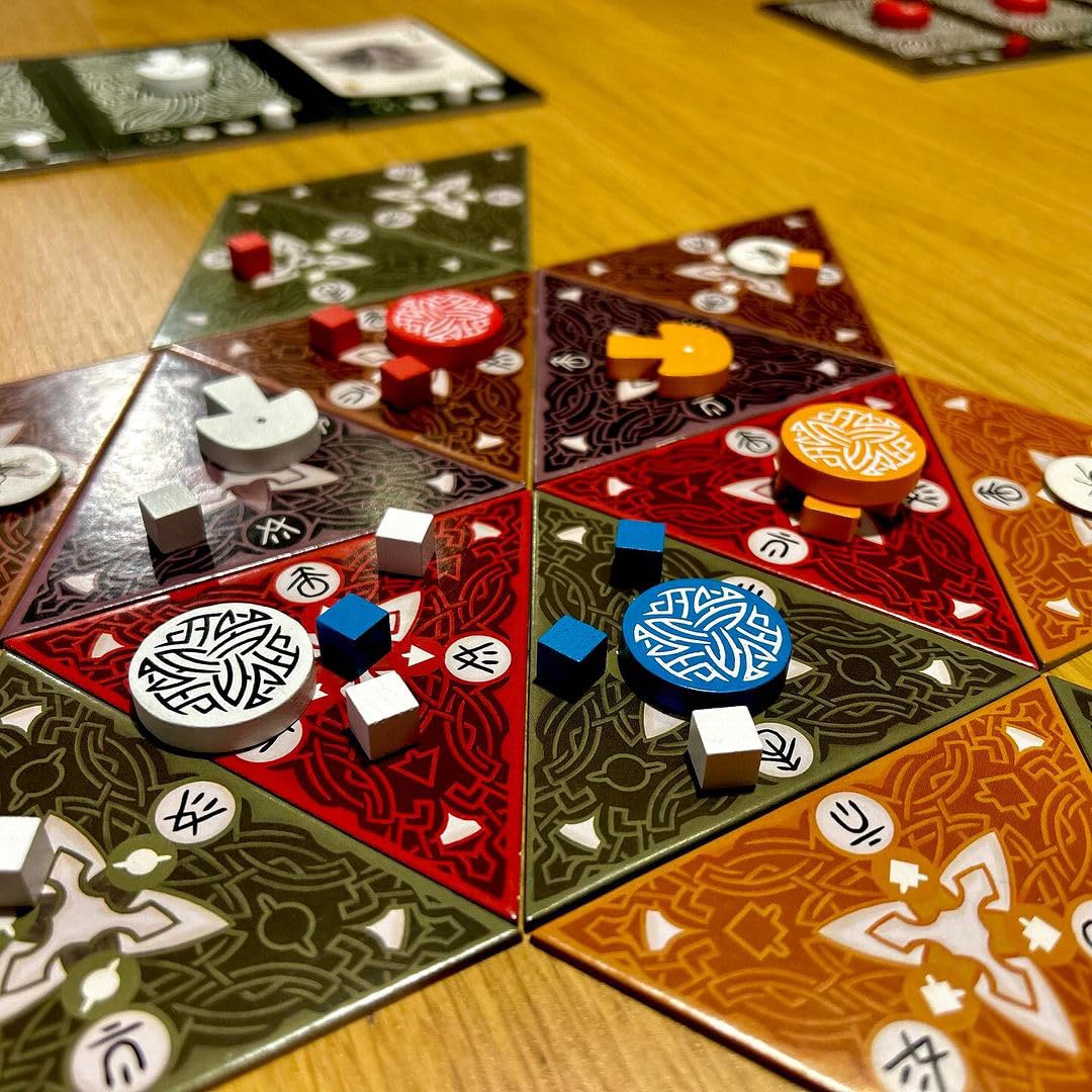 Pendragon - Il Regno dei Funghi - Edizione italiana - Gioco da tavolo, Età 10+,1-4 Giocatori