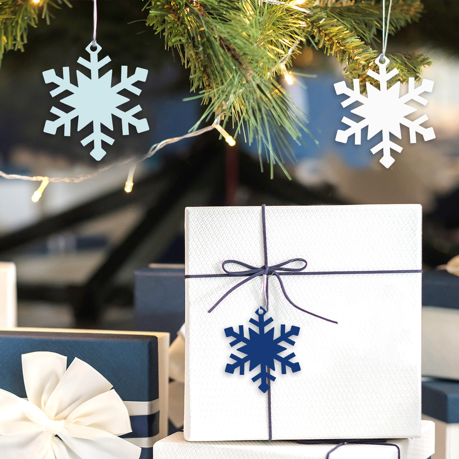 Whaline 120 Stück Weihnachts-Winter-Papier-Geschenkanhänger mit Hanfseil, weiß-blaue Schneeflocke, hängende Anhänger mit vorgestanzten Löchern, Weihnachtsgeschenke, Wunsch-Etiketten, 4 Farben