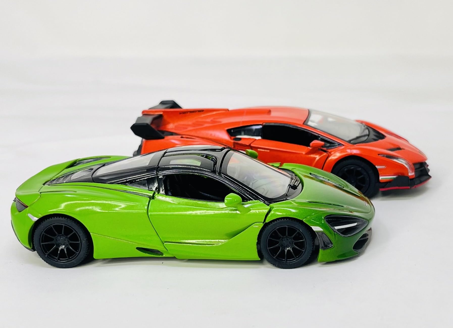 Kinsmart McLaren 720S KT5408 and Lemborghini Veneno KT5367 (Colour May Vary) 1