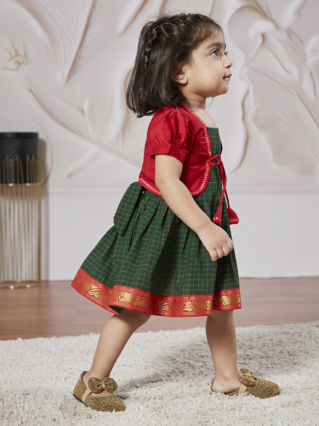 VASTRAMAY Kleid mit Jacke für Mädchen Onam, traditionelle ethnische Kleidung