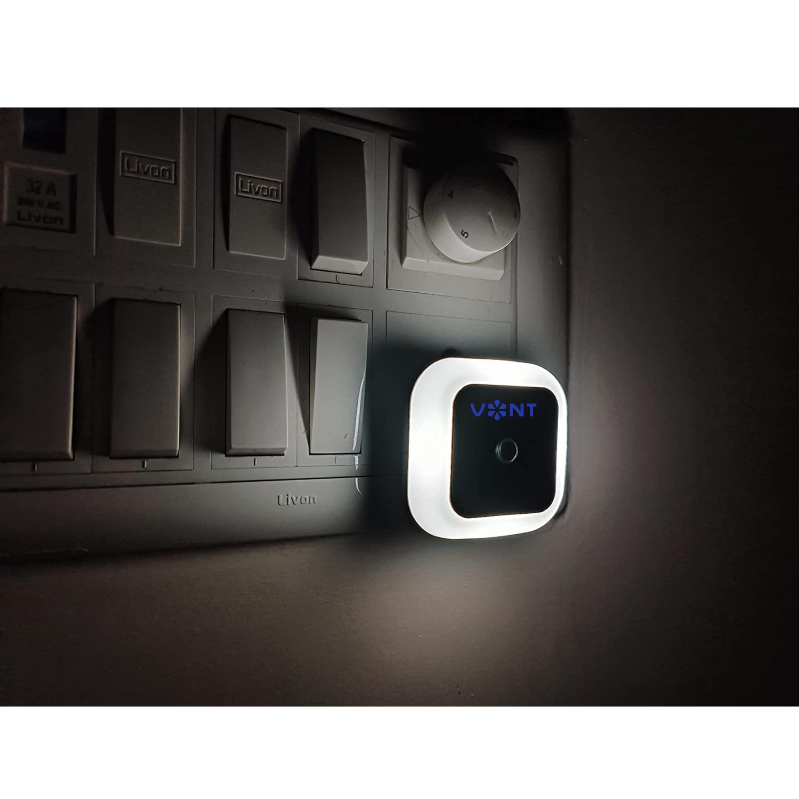 Vont Plastic Lamp Attractive Sensor Led Night Light Lamp 05W Full Automatic Sensor Smart Sensor Led Plug Night Lamp For Bedroom Gift office Livingroom Pack of 1 (White)