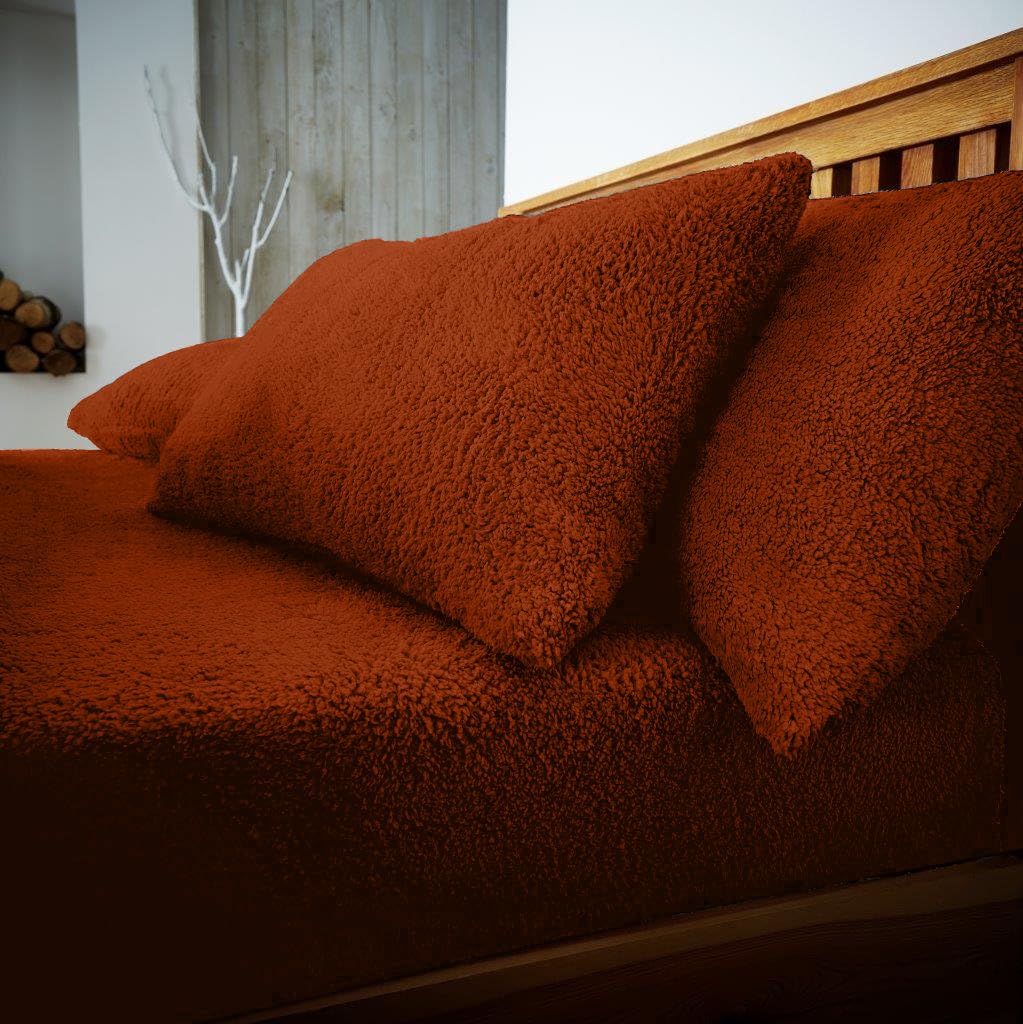GC GAVENO CAVAILIA 2 Pack Teddy Fleece Pillow Cases - 100% Polyester Thermal Warm & Cozy Pair of Soft Fluffy Plain Fleece Pillow Cases - Burnt Orange
