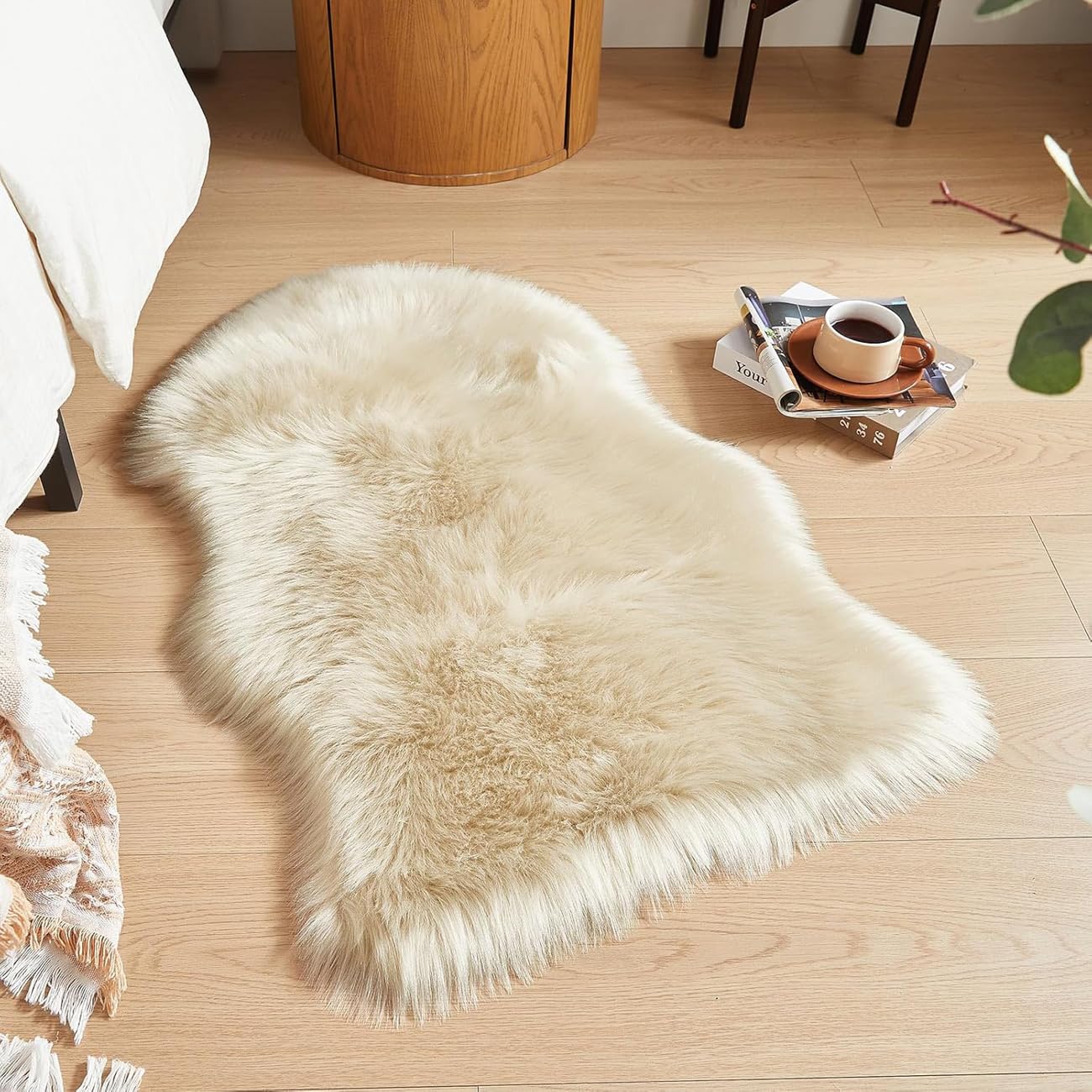 JXLOULAN Soft Fluffy Faux Sheepskin Rugs Beige 50x80 cm Faux Fur Area Rugs for Bedrooms Living Room Kids Rooms Decor - Image 3