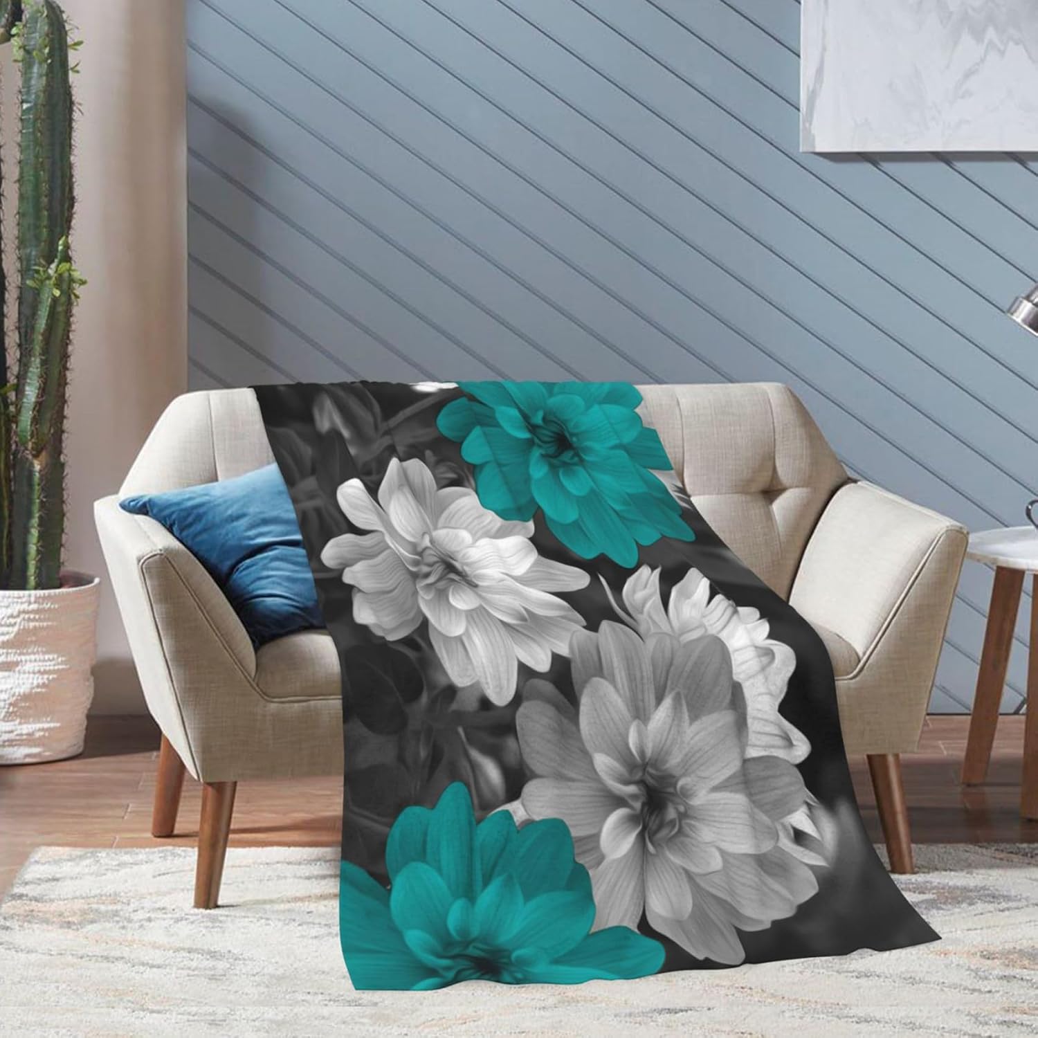 Te-al Grey Floral Blanket Te-al Flowers Throw Blanket for Couch Bed, Soft Fuzzy Flannel Te-al Blankets for Bed Sofa Chair Te-al Floral Decor 50x60 Inches