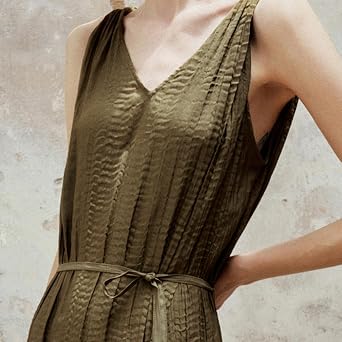 URBAN REVIVO Womens Summer Sleeveless Dresses 2025 V Neck Long Maxi Dress Casual Spaghetti Beach Sun Dress