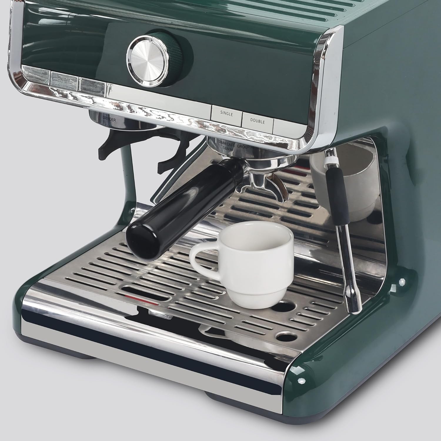 Lareina Juego de 4 tazas de café de 3 onzas con platillos, cucharas y soporte de metal, pequeñas tazas de café apilables de cerámica, regalo para inauguración de la casa o boda, color blanco