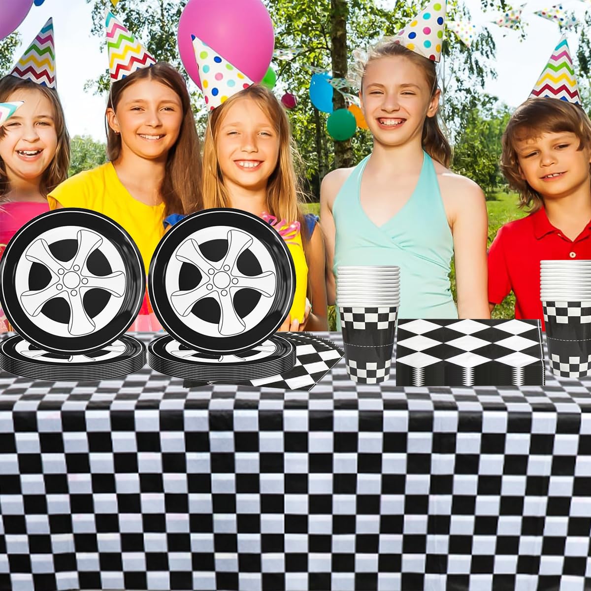 Auto da corsa Stoviglie per feste, 61 pezzi Tyre Stoviglie per compleanni per bambini, Tema delle corse Set di piatti di carta per feste, Compresi bicchieri, tovaglioli e tovaglie