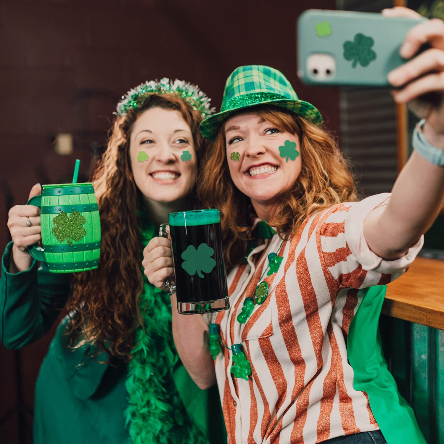 300 Stück Glitzernde Kleeblatt-Aufkleber – Selbstklebend, EVA-Schaumstoff, Für St. Patrick's Day