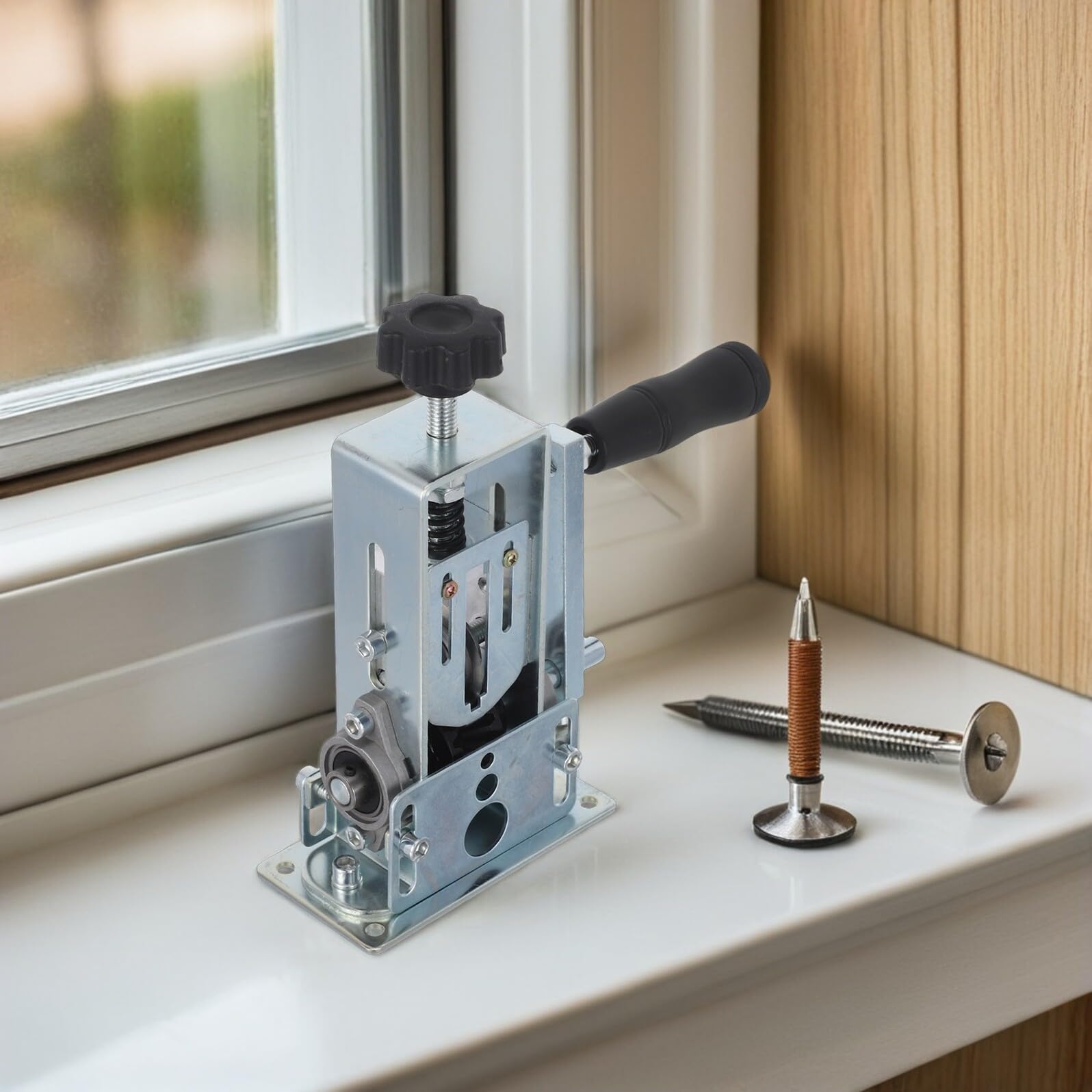 Gatuida Pince à Dénuder Électrique Manuelle Multifonction Outil Portable Robuste pour Électriciens et Recyclage des Câbles Dénudage Précis sans Endommager les Fils