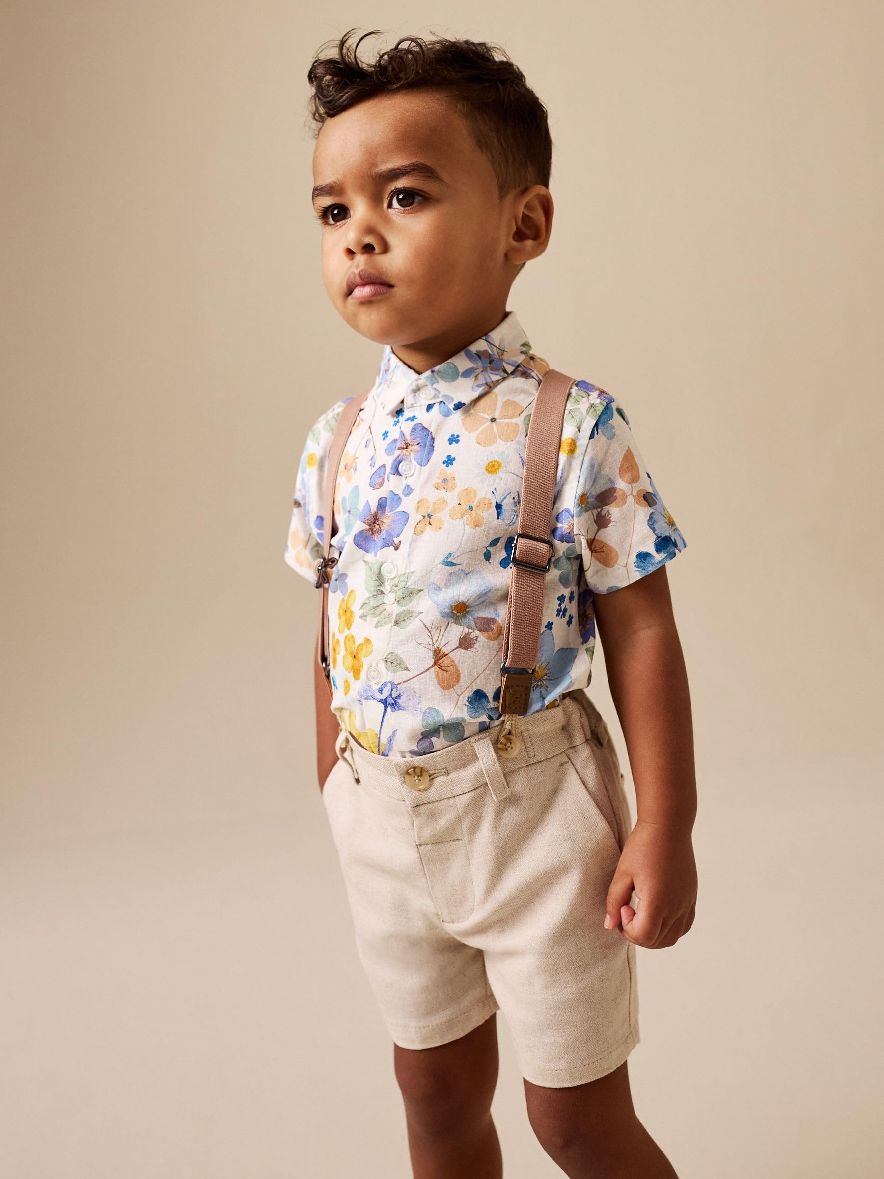 NEXT Jungen Set mit Hemd, Shorts und Hosenträgern