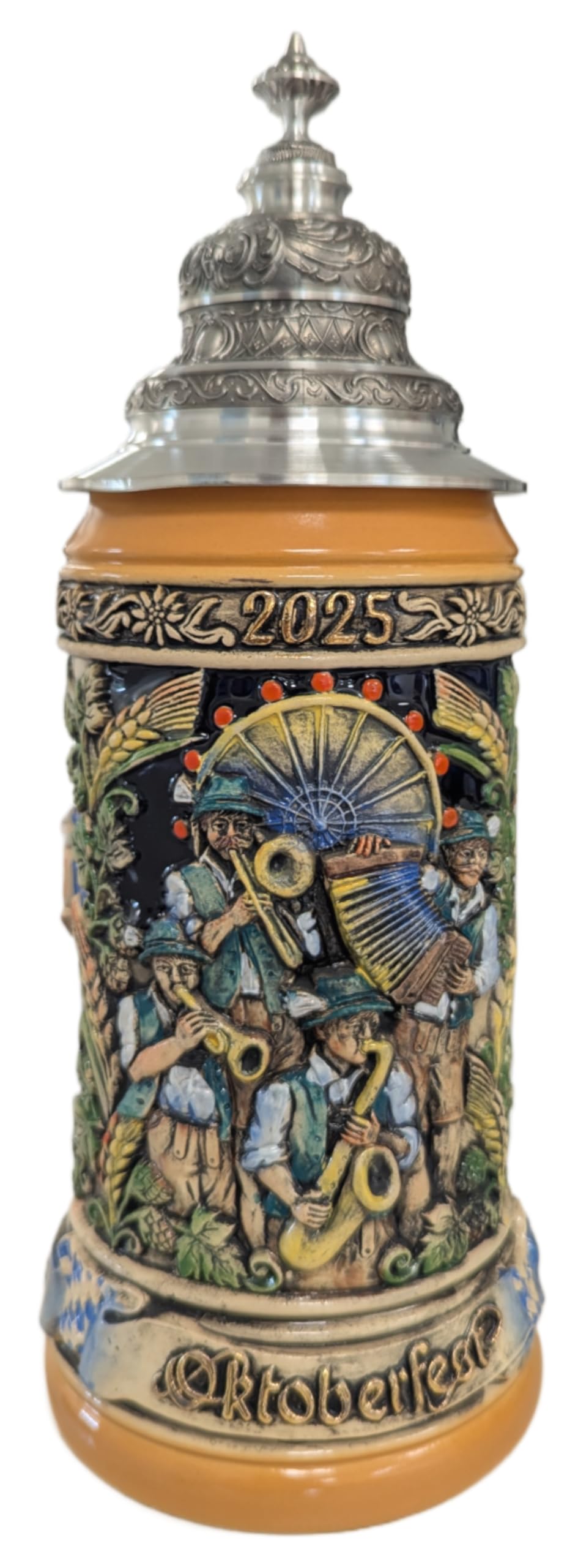 KING Bierkrug Oktoberfest 2025 München Jahreskrug -NEUHEIT- offizielles Plakatmotiv als Relief, handbemalt, limitierte Auflage, Zertifkat, Barock-Zinndeckel, Made in Germany