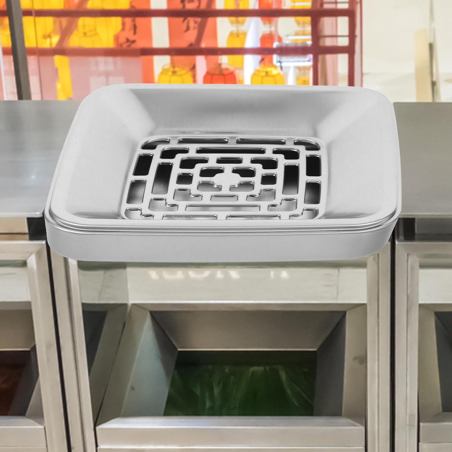 Commercial Outdoor Trash Can Lid Stainless Steel Garbage Container Cover with Rounded Edges and Wear-resistant Surface for Industrial and Indoor Use