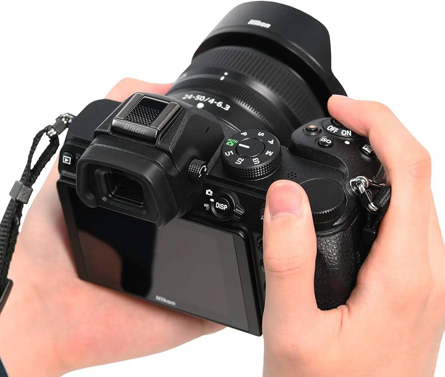 Amazon | Nikon アクセサリーシューカバー メタルブラック ドット柄