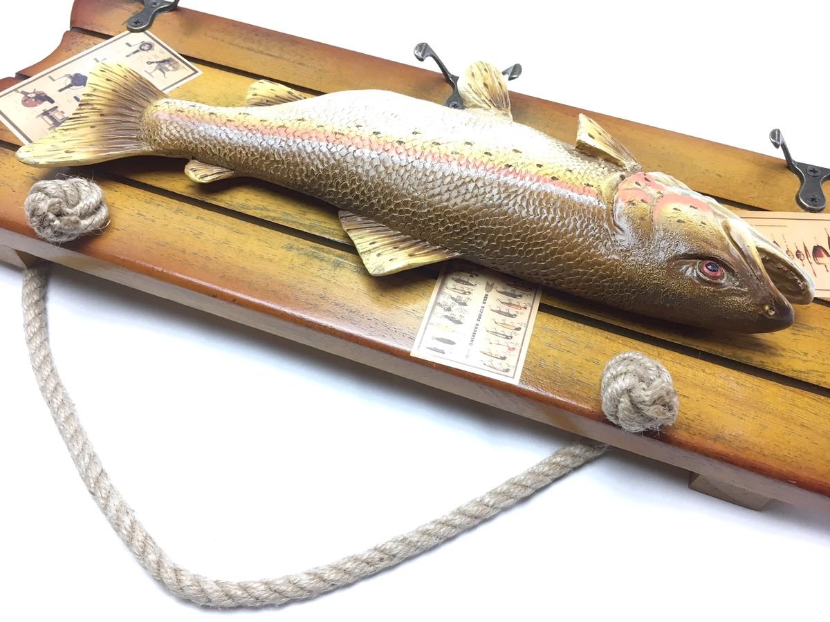 ニジマス レプリカ&フライロッド&フライリール壁掛け ルアー掛け レインボートラウト インテリア 虹鱒 渓流 タックルボックス アウトドア : ニジマス レプリカ\u0026フライロッド\u0026フライリール壁掛け