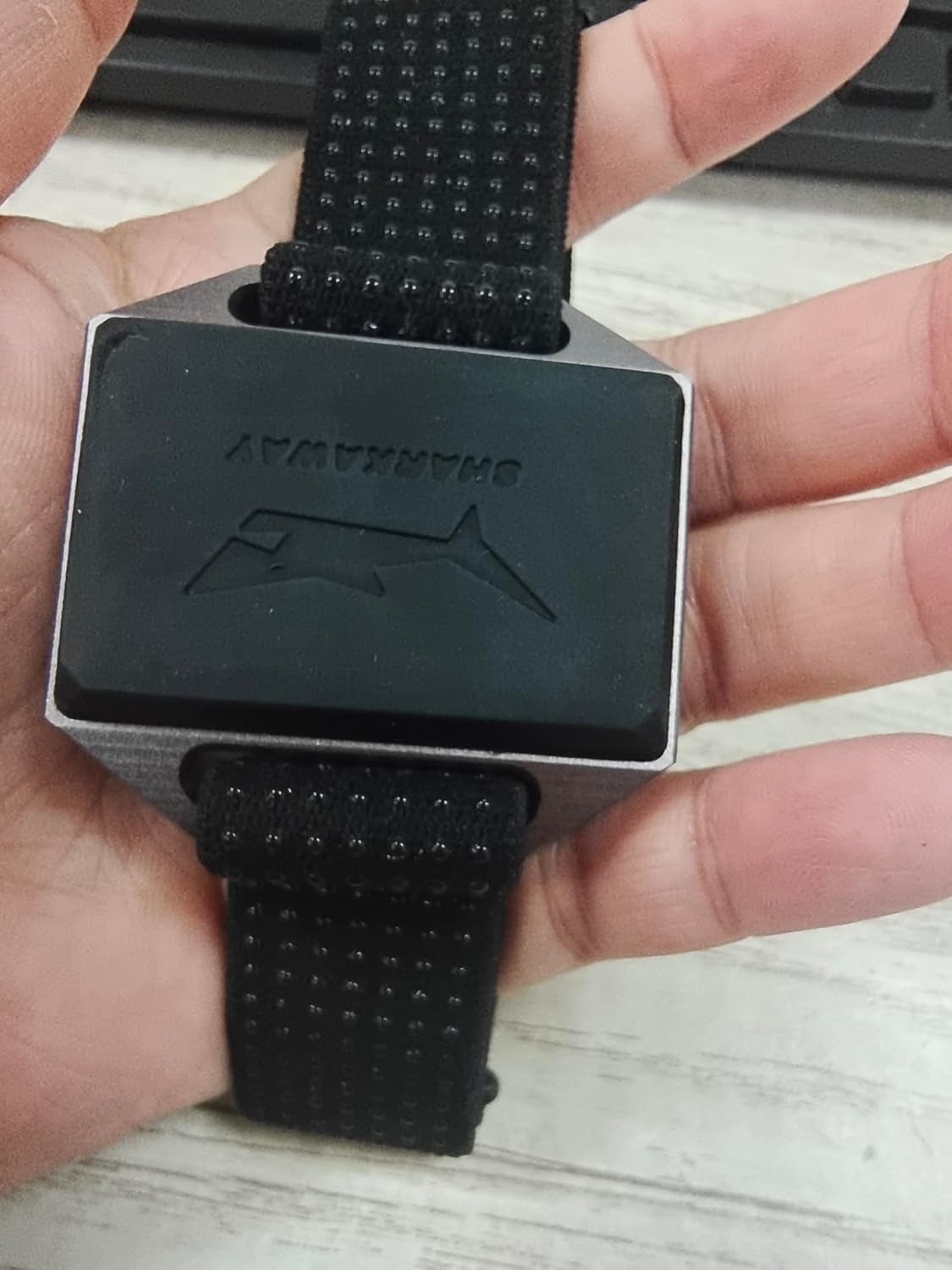 Magnetic Shark Deterrent Band for Swimming C Dark