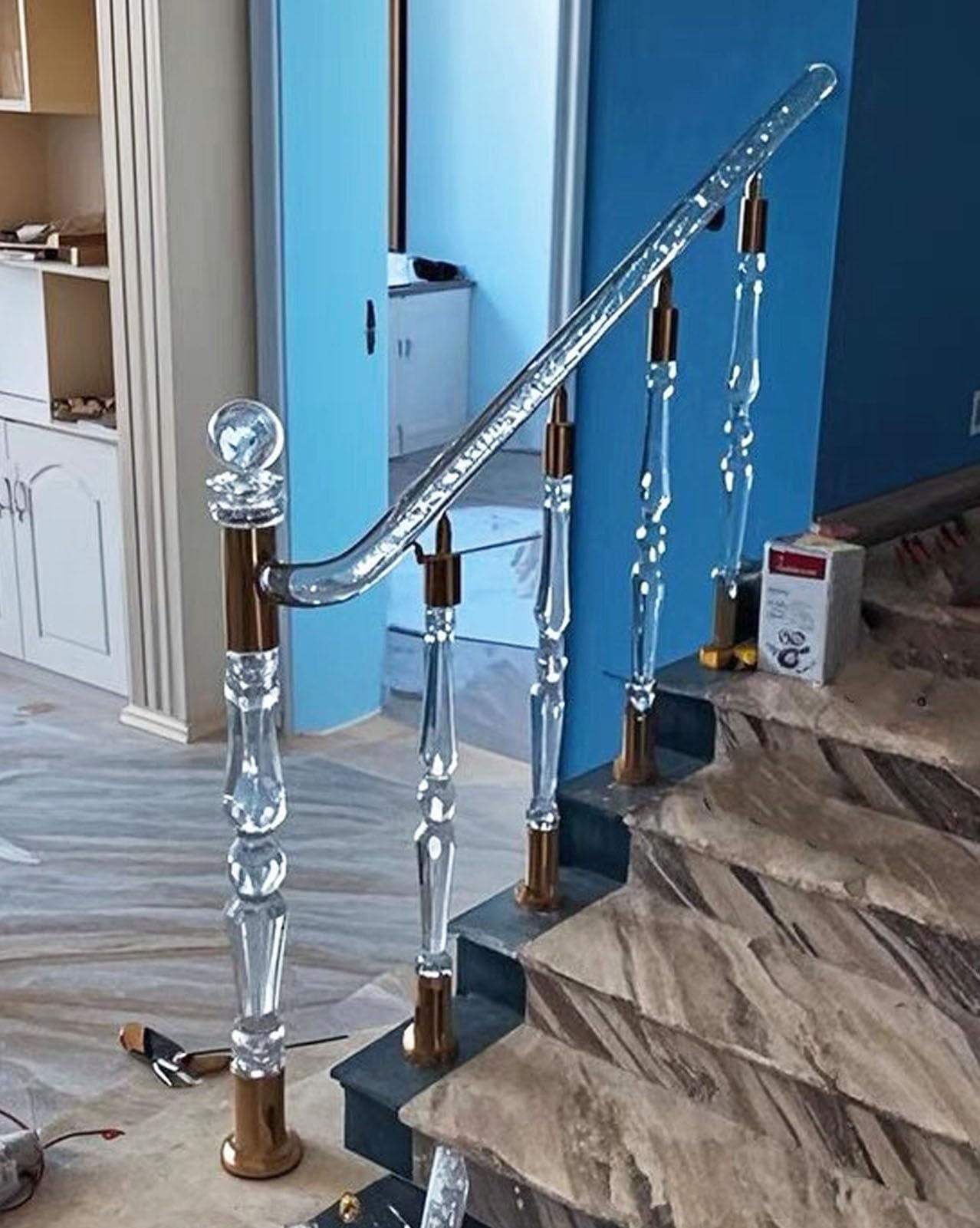 Paletto Newel in acrilico trasparente con base in acciaio inossidabile per ringhiera moderna per scale