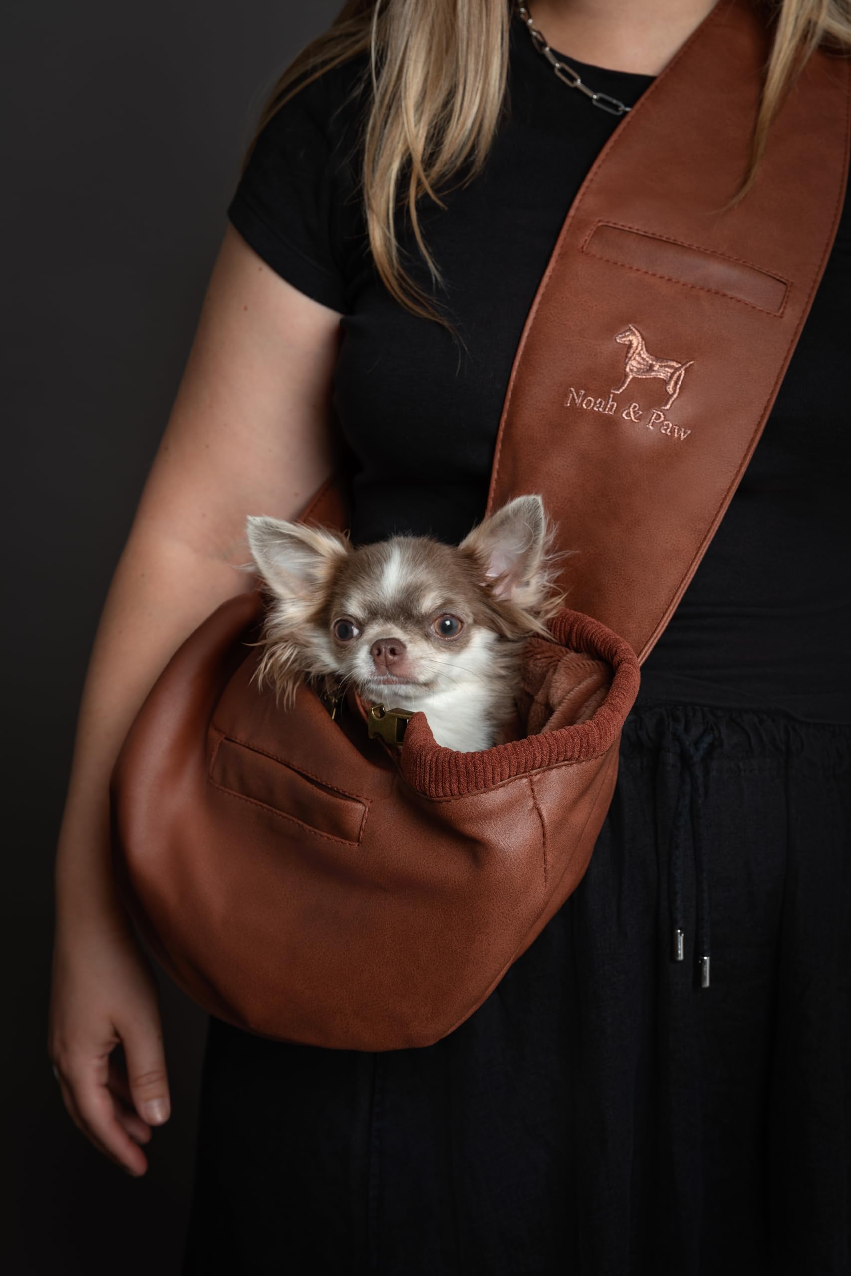 Noah & Paw Trasportino a tracolla per cani 3-10 lb, sling per cani piccoli e gatti, tracolla regolabile imbottita, pelle sintetica foderata in pelliccia, sicurezza 3x, lavabile in lavatrice