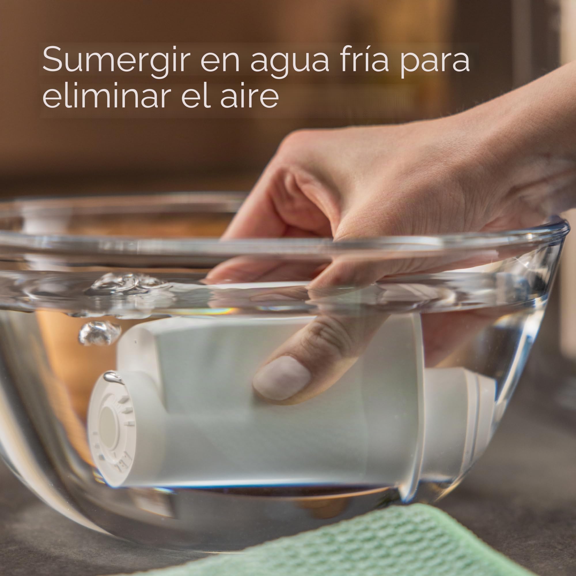 Krups Minimáquina de cápsulas de café NESPRESSO XN1101 Essenza | 1260W | blanco | Filtro de agua 0,7 litros y Siemens BRITA Intenza TZ70033A